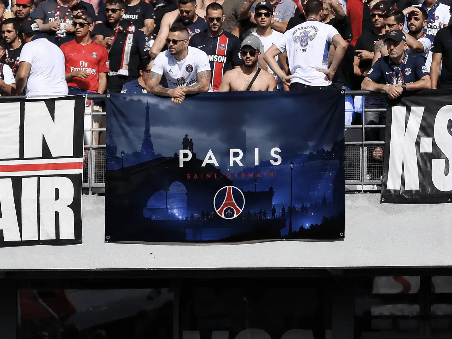 Drapeau PSG – Supportez Paris avec fierté | Urbain
